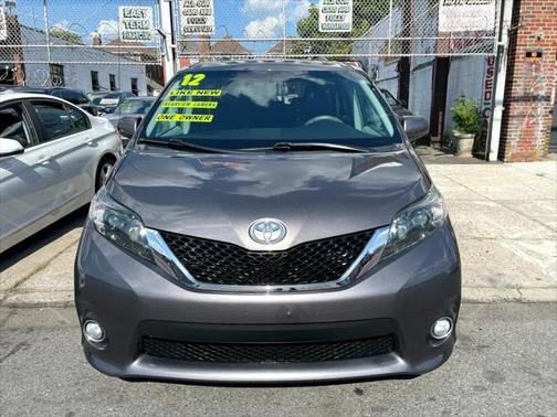 2012 Toyota Sienna SE