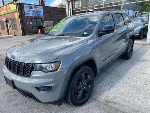 Sting-Gray Clearcoat 2019 Jeep Grand Cherokee Upland