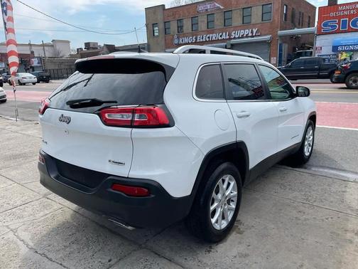 Bright White Clearcoat 2016 Jeep Cherokee Latitude