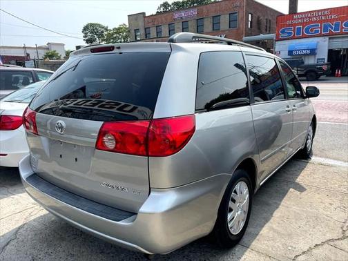 2007 Toyota Sienna LE