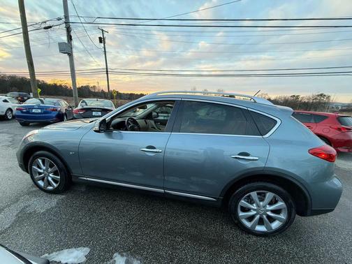 2017 INFINITI QX50 Base