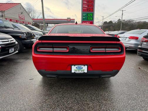 2015 Dodge Challenger SXT