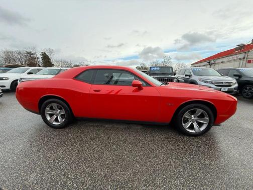 2015 Dodge Challenger SXT