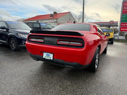 2015 Dodge Challenger SXT