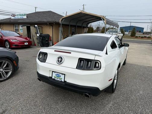 2012 Ford Mustang V6