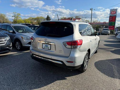 2014 Nissan Pathfinder SV