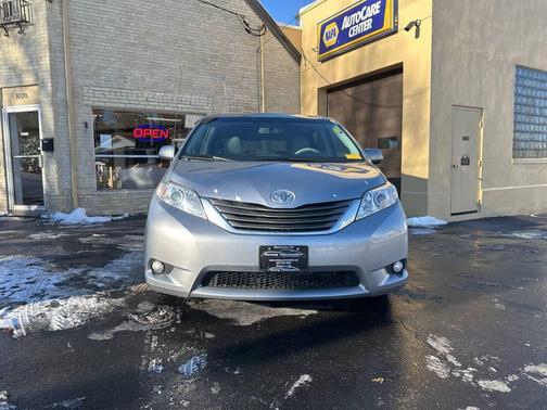 2013 Toyota Sienna XLE