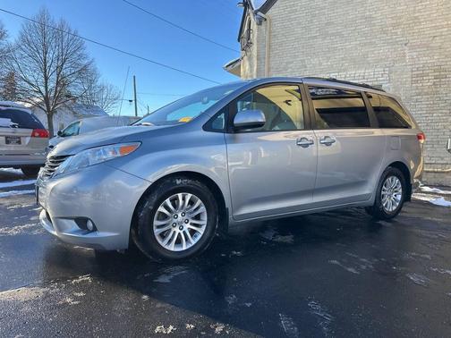 2013 Toyota Sienna XLE