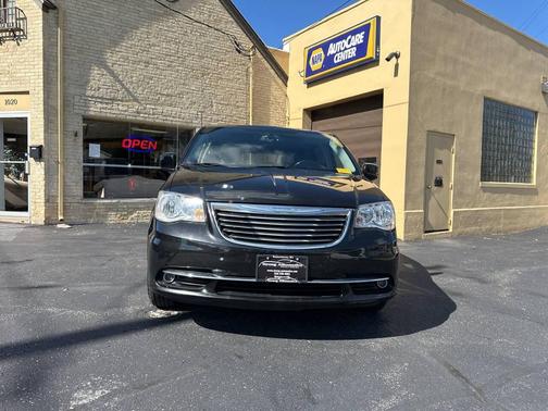 2015 Chrysler Town & Country Touring