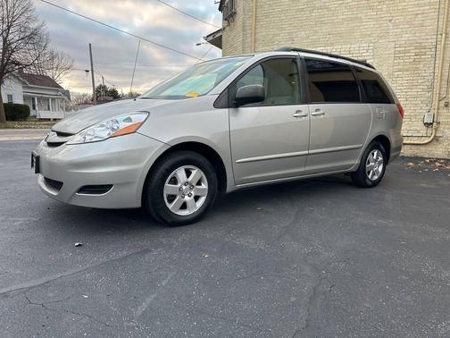 2010 Toyota Sienna LE