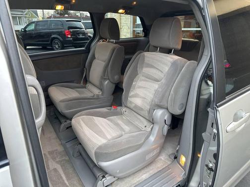 2010 Toyota Sienna LE