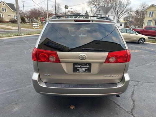 2010 Toyota Sienna LE