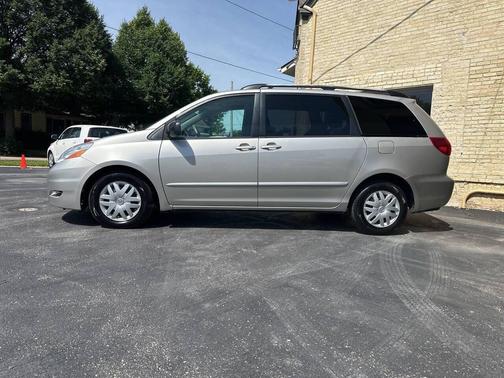 Silver Shadow Pearl 2007 Toyota Sienna LE