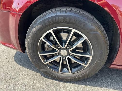 Burgundy 2017 Dodge Grand Caravan GT