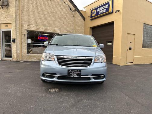 2013 Chrysler Town & Country Touring