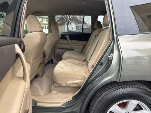 2010 Toyota Highlander SE