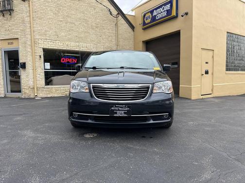 Maximum Steel Metallic Clearcoat 2014 Chrysler Town & Country Touring