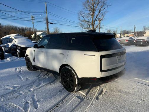 2023 Land Rover Range Rover P530 SE