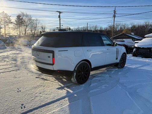 2023 Land Rover Range Rover P530 SE