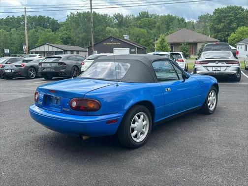 1990 Mazda MX-5 Miata 2D Convertible