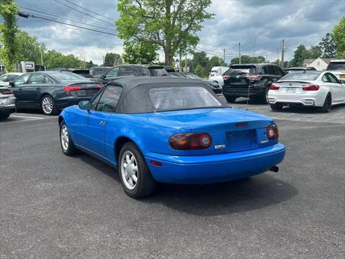1990 Mazda MX-5 Miata 2D Convertible