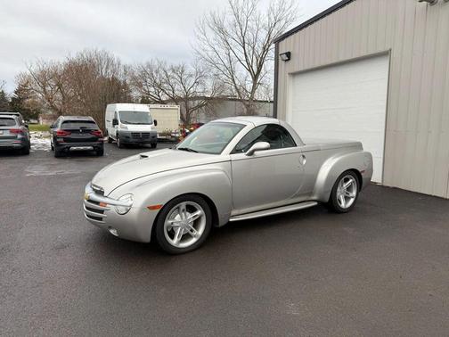 2005 Chevrolet SSR Convertible Pickup 2D
