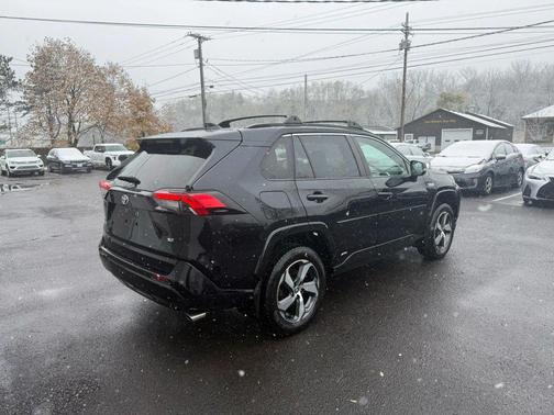 2021 Toyota RAV4 Prime SE