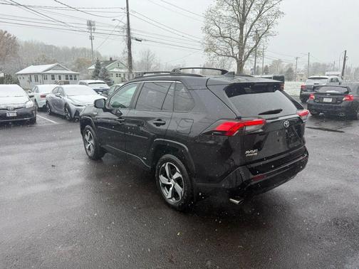 2021 Toyota RAV4 Prime SE