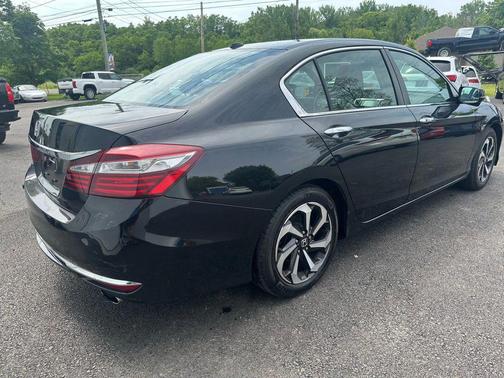 2017 Honda Accord EX-L w/Navigation & Honda Sensing