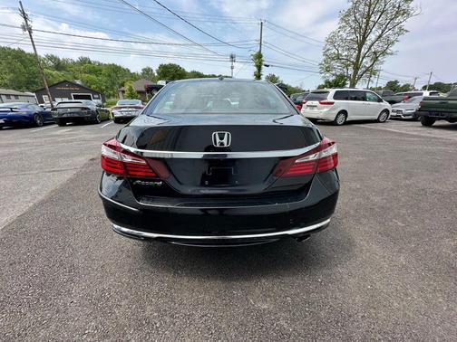 2017 Honda Accord EX-L w/Navigation & Honda Sensing