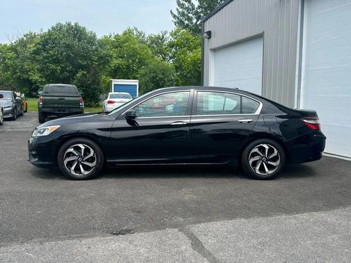 2017 Honda Accord EX-L w/Navigation & Honda Sensing