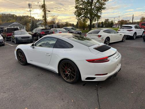 2019 Porsche 911 Carrera GTS