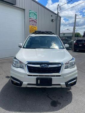 Crystal White Pearl 2018 Subaru Forester 2.5i Premium