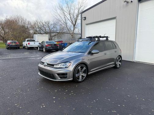 2016 Volkswagen Golf R 4-Door