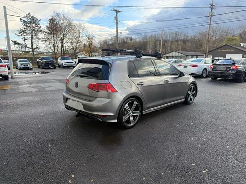 2016 Volkswagen Golf R 4-Door