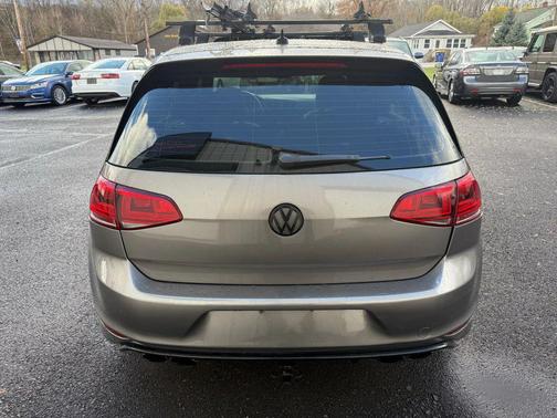 2016 Volkswagen Golf R 4-Door
