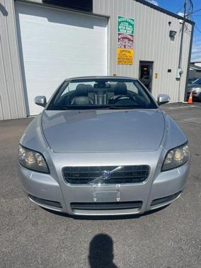 Gray 2009 Volvo C70 T5