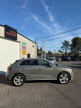 2019 Audi Q3 2.0T S line Premium Plus