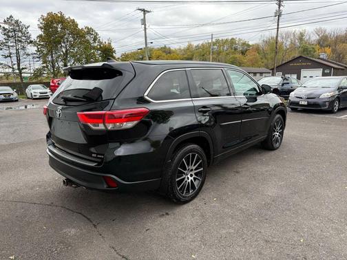 2018 Toyota Highlander SE