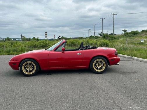 1990 Mazda MX-5 Miata 2D Convertible