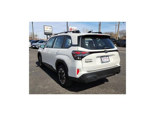 2025 Subaru Forester Base