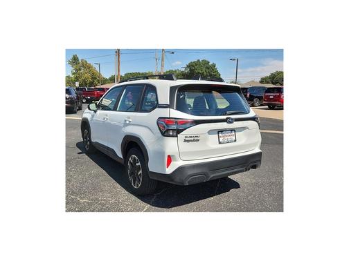 2025 Subaru Forester Base