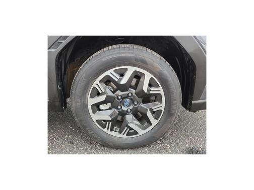 2025 Subaru Forester Base