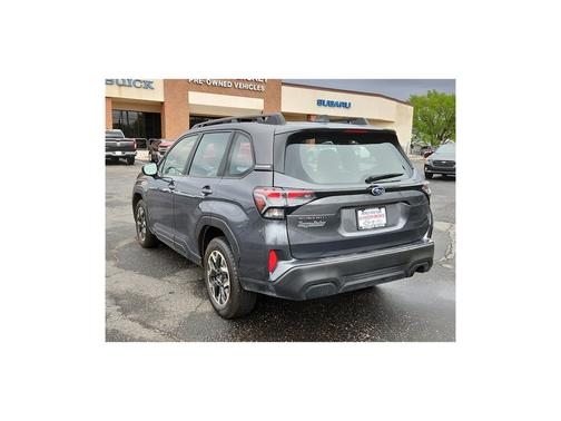 2025 Subaru Forester Base