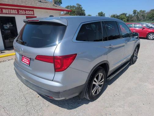 Modern Steel Metallic 2016 Honda Pilot EX