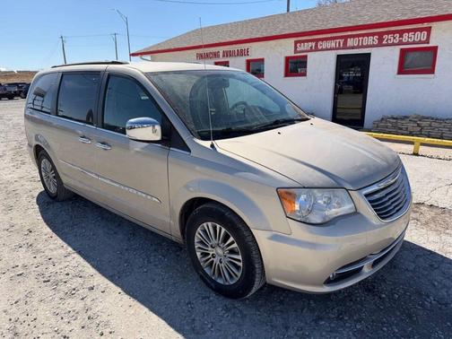 2013 Chrysler Town & Country Touring-L
