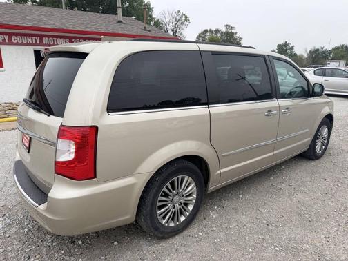 Cashmere Pearlcoat 2013 Chrysler Town & Country Touring-L
