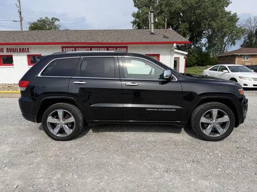 Brilliant Black Crystal Pearlcoat 2014 Jeep Grand Cherokee Overland