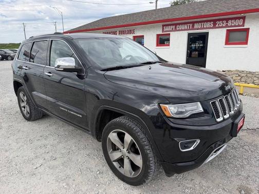 Brilliant Black Crystal Pearlcoat 2014 Jeep Grand Cherokee Overland