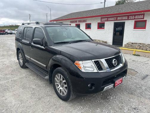 2010 Nissan Pathfinder LE